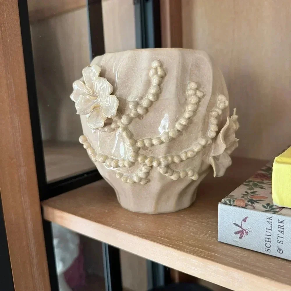 Anthropologie Corale textured jar candle sol tobac floral beige large 3D planter